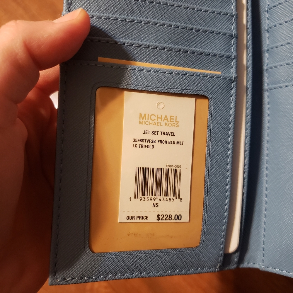 🥰NWT Michael Kors LG trifold wallet admiral blue - Picture 6 of 6
